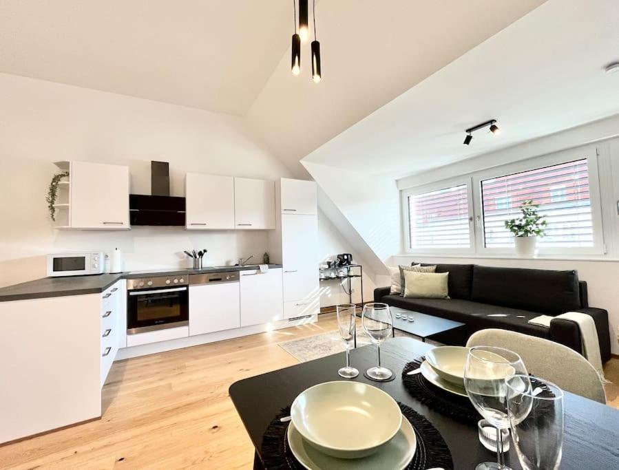 Orestaliving - Penthouse In 1020 Wina Bagian luar foto