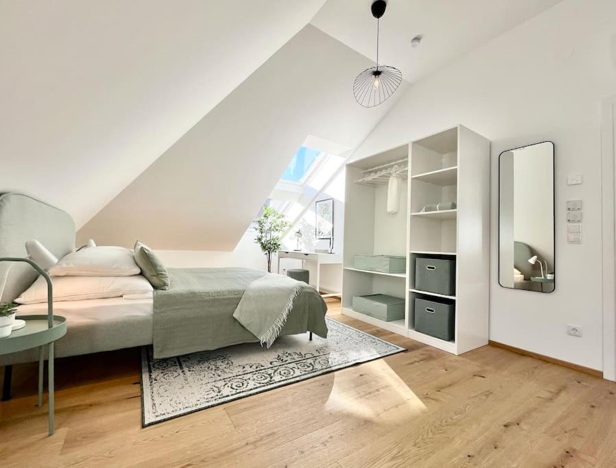 Orestaliving - Penthouse In 1020 Wina Bagian luar foto