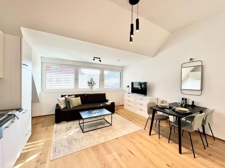 Orestaliving - Penthouse In 1020 Wina Bagian luar foto