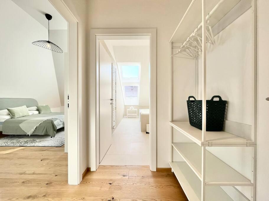 Orestaliving - Penthouse In 1020 Wina Bagian luar foto