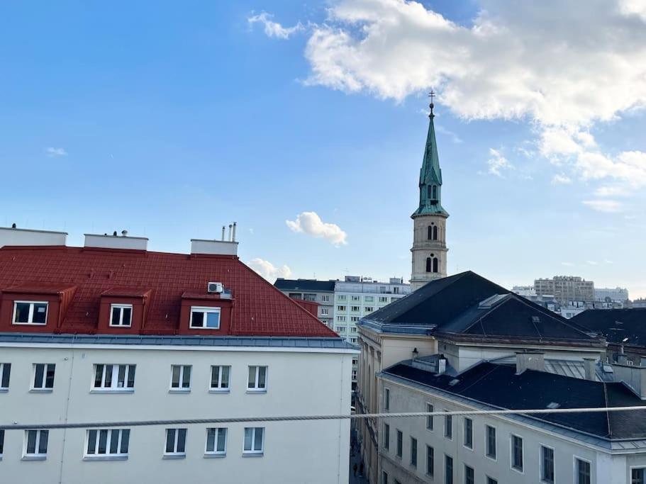 Orestaliving - Penthouse In 1020 Wina Bagian luar foto